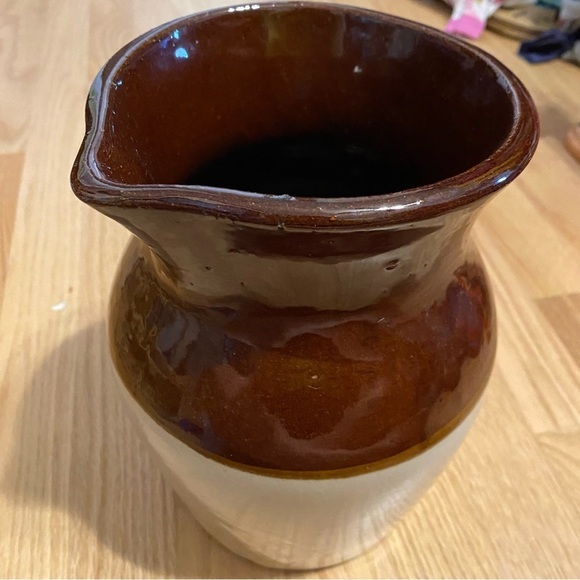 Vintage Stoneware Pottery Pitcher USA Brown Tan Crock Farmhouse Water Jug Milk - Picture 6 of 7